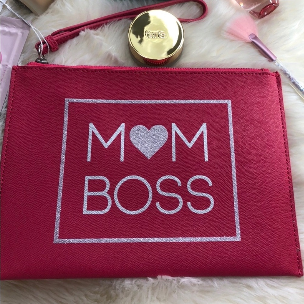 🌷 “Mom boss” Pochette/Clutch/Makeup Bag🌷